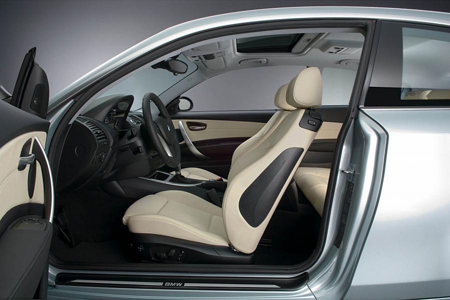  BMW 1-Series 3-Door 2005 года  (фото 41 из 51)